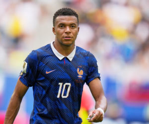 Kylian Mbappe z aktorką Ester Exposito na wakacjach na Sardynii