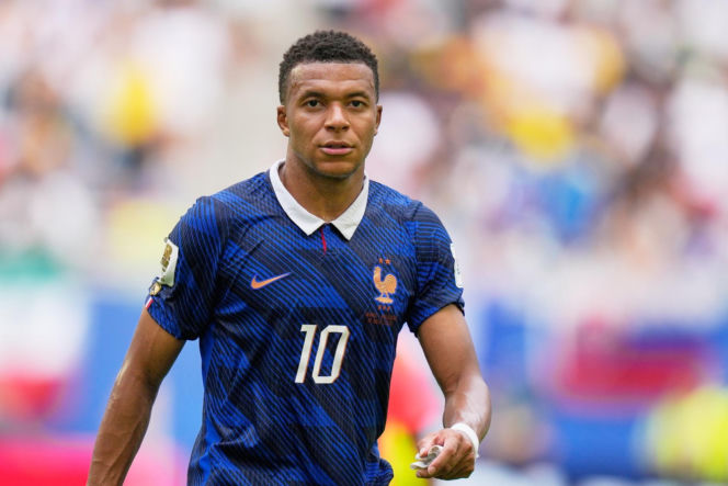 Kylian Mbappe z aktorką Ester Exposito na wakacjach na Sardynii