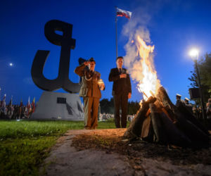 Walka o ogień na Kopcu Powstania. Czy iluminacja zastąpi ogień przez 63 dni obchodów