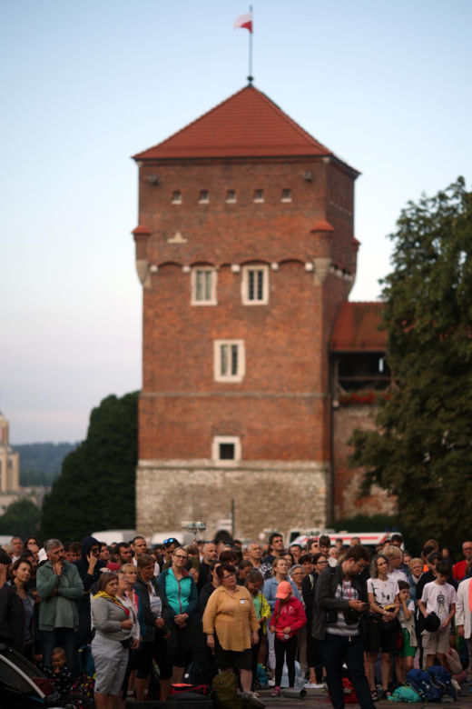 Pielgrzyma na Jasną Górę ruszyła z Krakowa. Tłumy uczestników zmierzają do Częstochowy