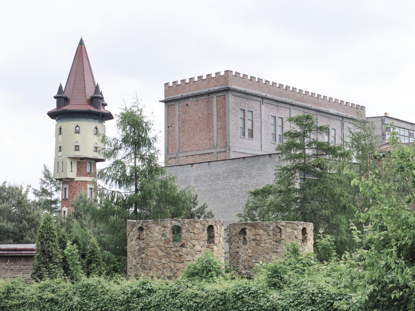 Ostatni zamek. Zamczystość polska: od Wawelu do Stobnicy