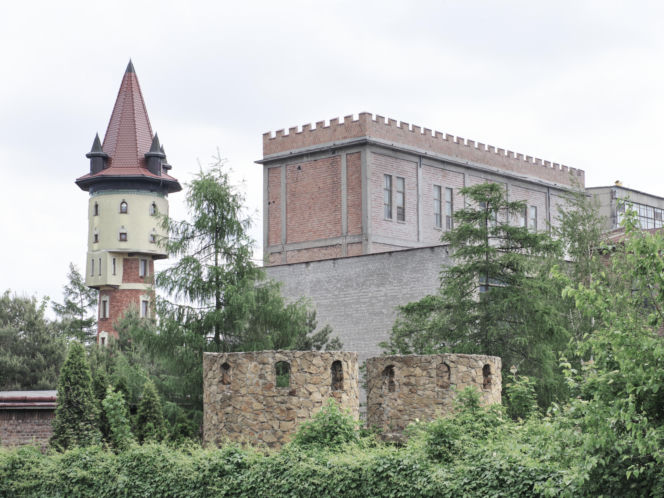 Ostatni zamek. Zamczystość polska: od Wawelu do Stobnicy
