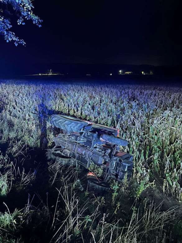 Poważny wypadek na Dolnym Śląsku! Samochody zderzyły się z ciągnikiem, są ranni