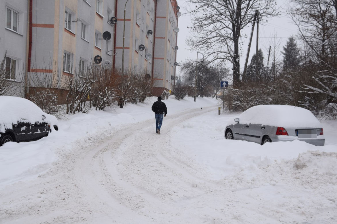 Zima nie odpuszcza. Pogodowy armagedon w podkarpackich miastach [ZDJĘCIA]