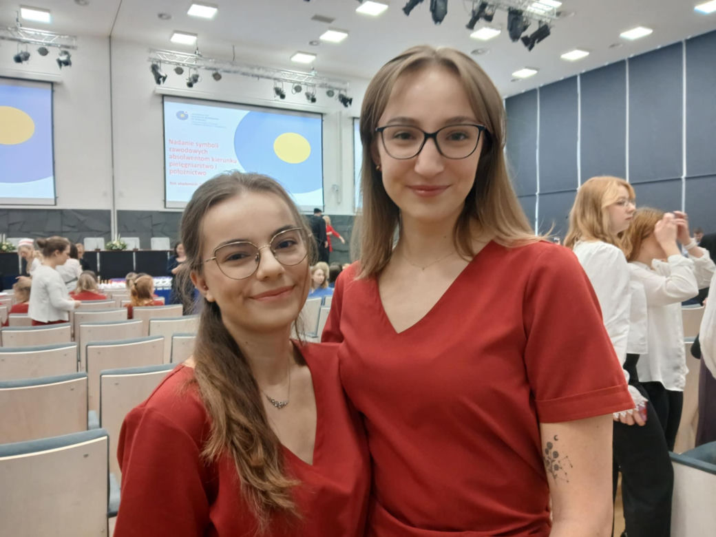 W Bydgoszczy absolwenci pielęgniarstwa i położnictwa przeszli czepkowanie”