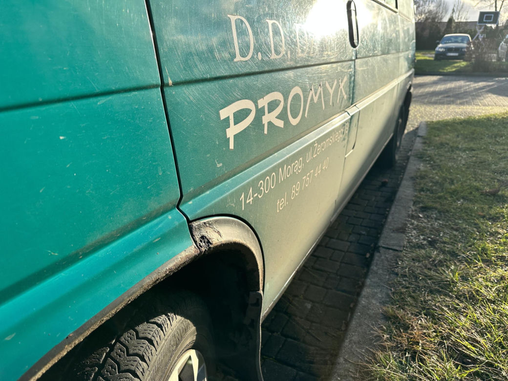 Limuzyna dla starosty, złom dla dzieci z domu dziecka