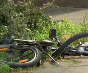 Dinslaken poważny wypadek drogowy. 47-letnia kobieta straciła panowanie nad samochodem i potrąciła trzech dwunastoletnich chłopców jadących na rowerach