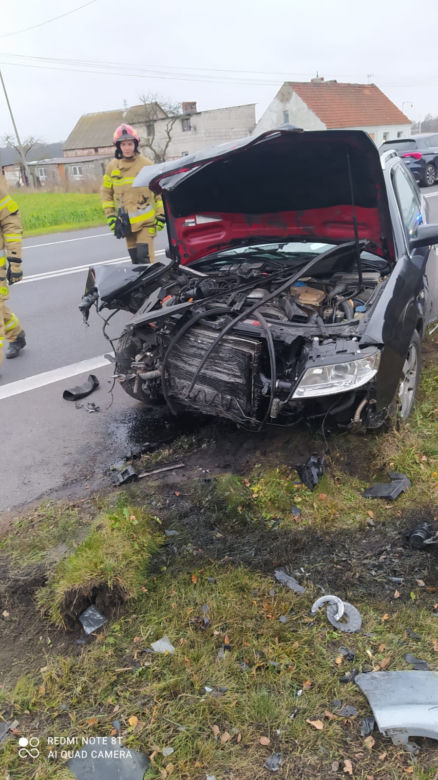 Groźny wypadek na DK 25 w Brzozie! Dwie osoby poszkodowane [ZDJĘCIA]