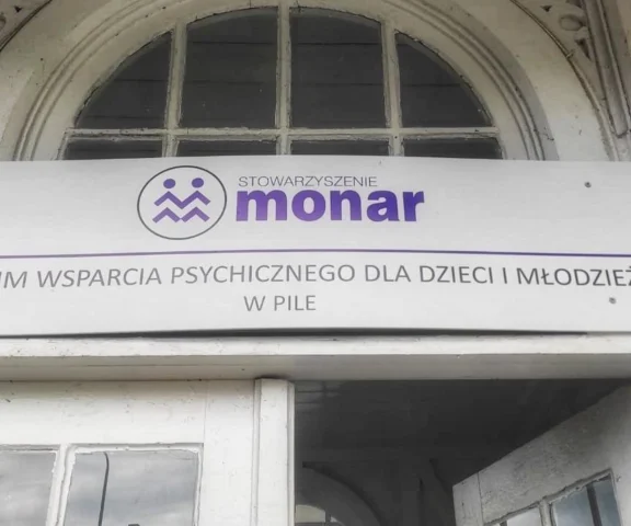 Zamiast używek wybrali piłkę nożną. Młodzież z pilskiego Monaru zbiera na własne boisko