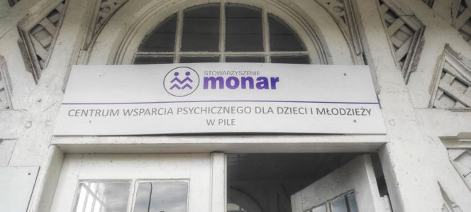 Zamiast używek wybrali piłkę nożną. Młodzież z pilskiego Monaru zbiera na własne boisko