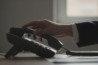 Dyżurny z Radomska. Jak jedna rozmowa uratowała dwa życia?