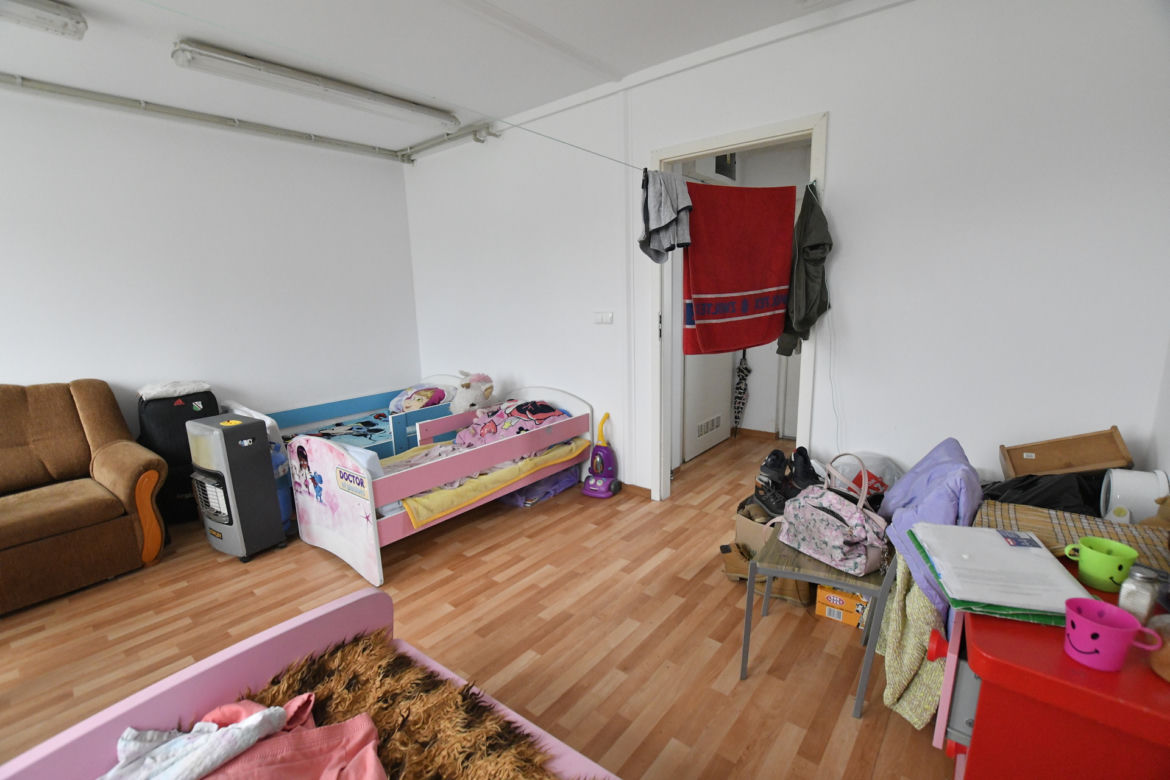 Mińsk Mazowiecki. 29-latka od trzech lat czeka na lokal komunalny. Burmistrz: "moim zdaniem mieszkanie jej się należy"