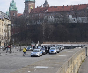 Śmigłowce i dziesiątki radiowozów na ulicach Małopolski