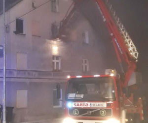 Pożar kamienicy w Wałbrzychu