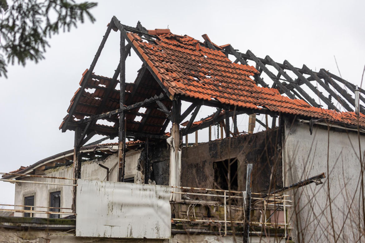 Opuszczony dom po tragedii 