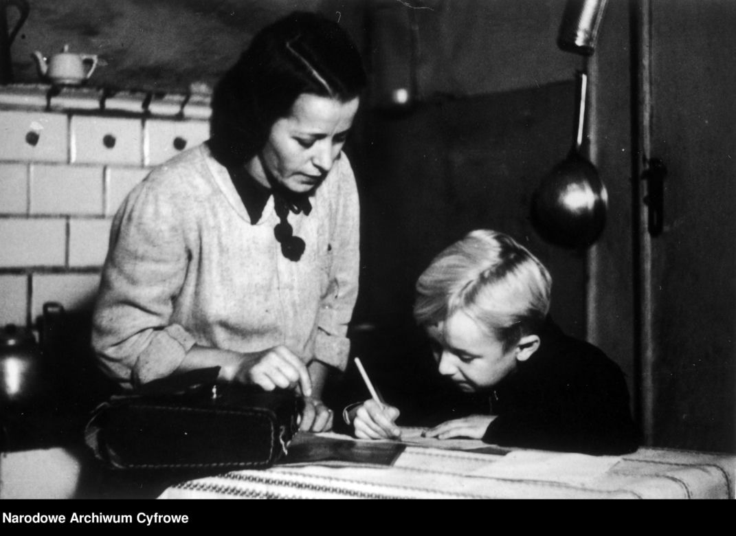 Zobacz, jak kiedyś wyglądały lekcje! (rok 1948)