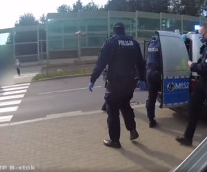 Białystok: Rzucił w policjantów nożami. Grozi mu do 10 lat więzienia