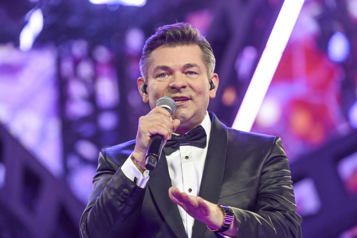 Zenek Martyniuk śpiewa na żywo