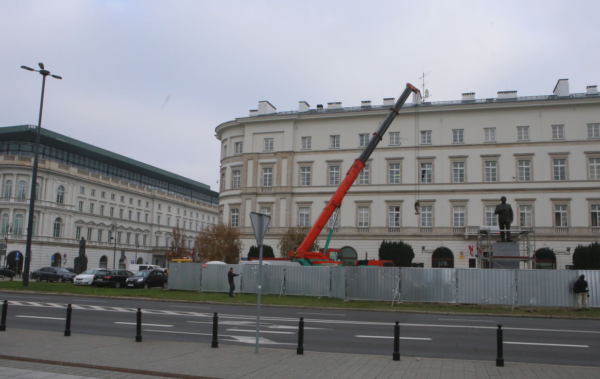 Kaczyński stanął na placu Piłsudskiego