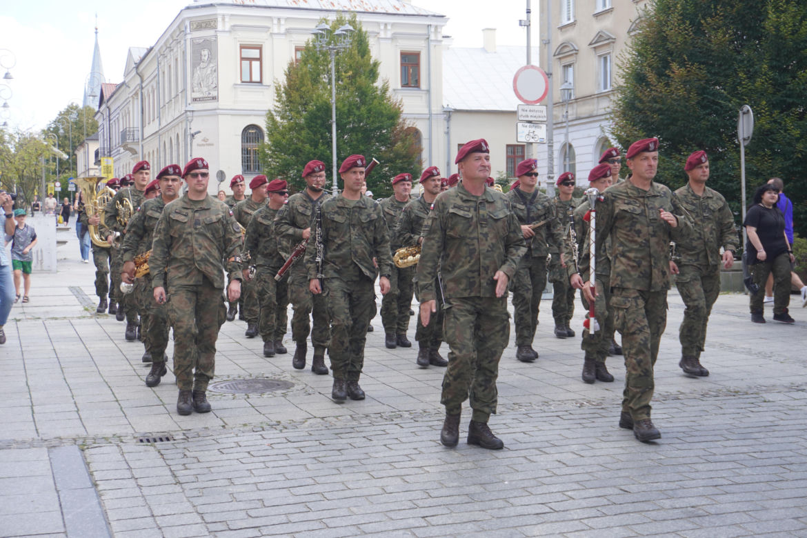 MSPO 2025. Parada Orkiestry Wojskowej w Kielcach
