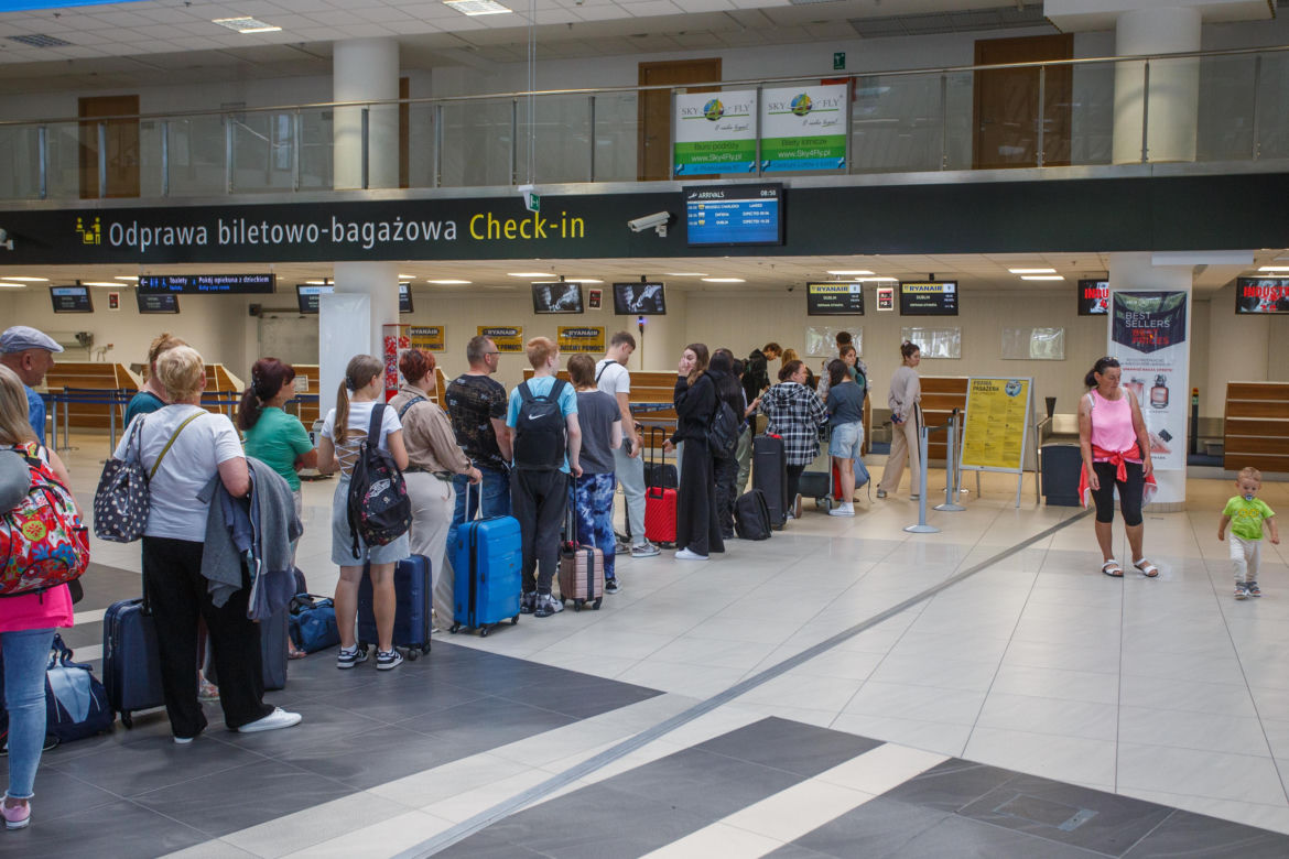 Coraz więcej pasażerów korzysta z łódzkiego lotniska. To największy wzrost w Polsce