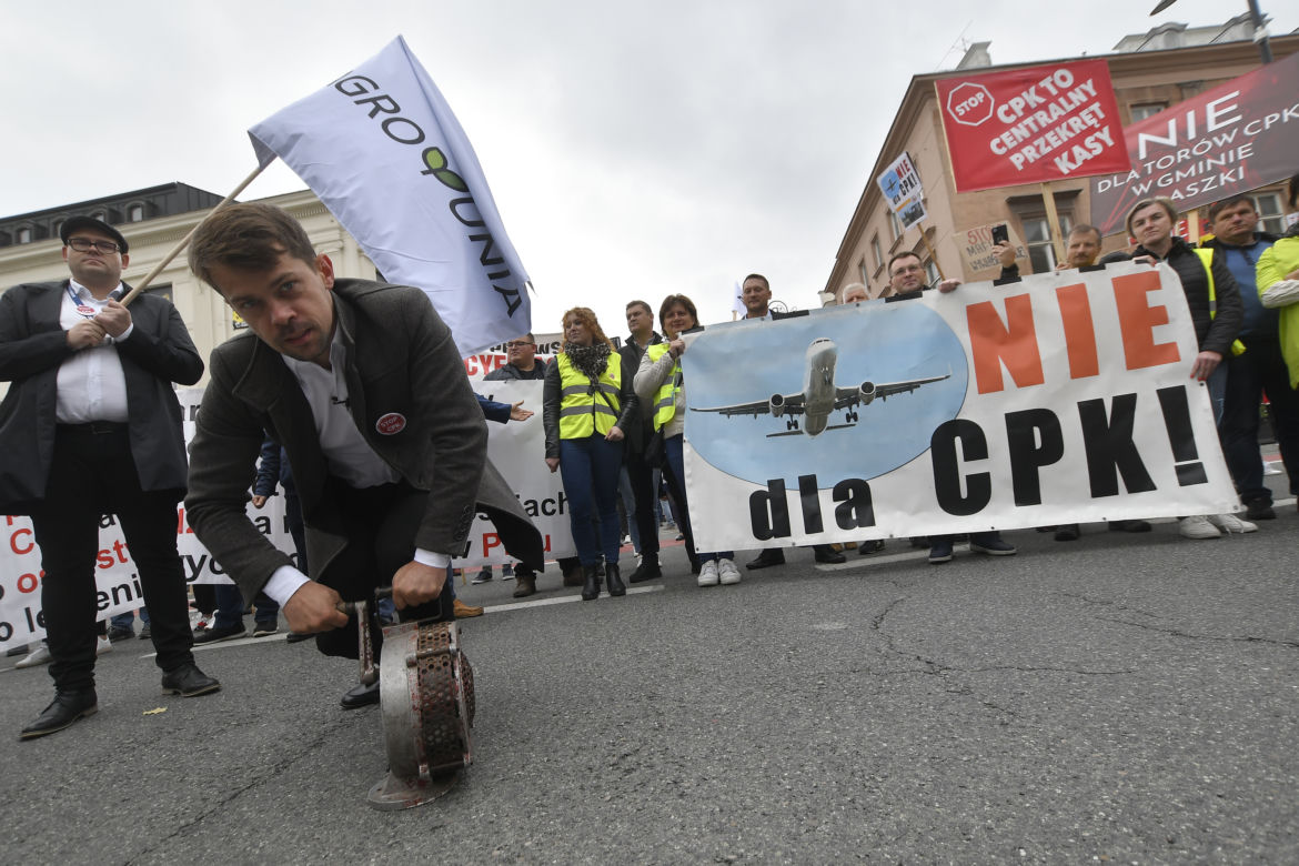 Warszawa. Wielki protest przeciwko budowie Centralnego Portu Komunikacyjnego