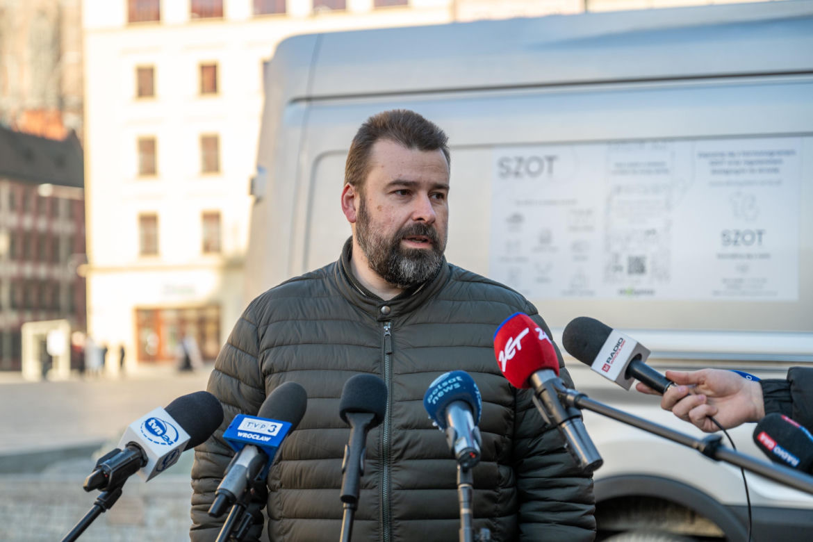 SZOT we Wrocławiu – przekaż ubrania lub znajdź im nowy dom!