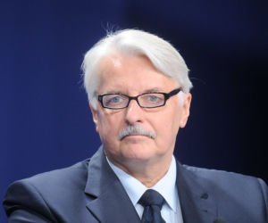 POLACY CHCĄ DYMISJI MACIEREWICZA