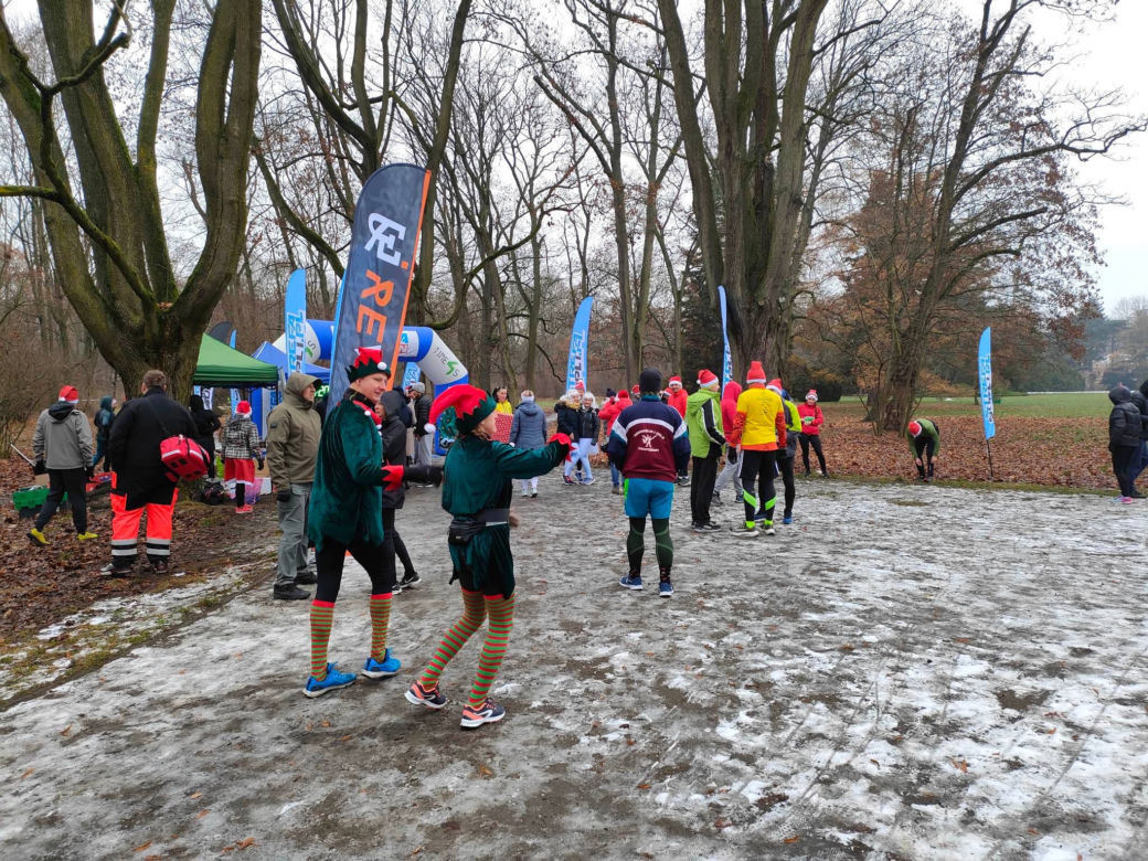 Przedświąteczne zawody sportowe. Łodzianie biegają i pomagają