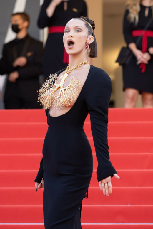 Bella Hadid na festiwalu w Cannes