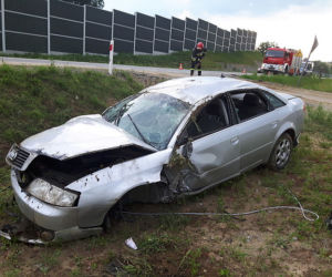 Dachowanie audi w Brzozowie na Podkarpaciu