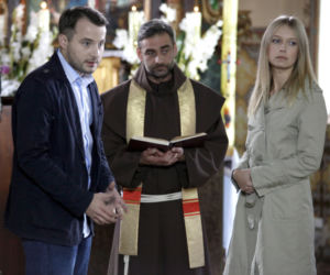 Pierwsza miłość. Bartek (Rafał Kwietniewski), Ewelina (Magdalena Górska), ksiądz (Robert Gonera)