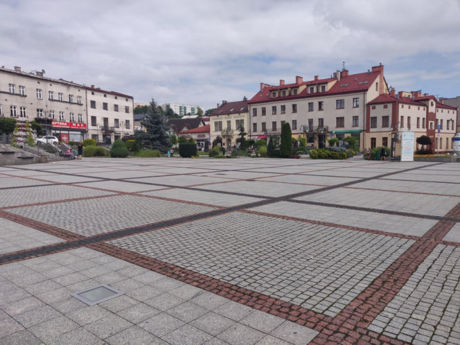 To jedno z najpiękniejszych miast w Małopolsce. W PRL-u zostało przeniesione przez Gierka na Śląsk