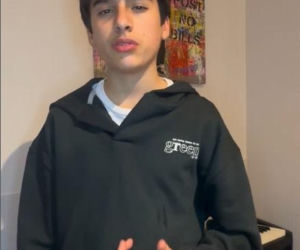 Ma dopiero 14 lat, a doświadczenia może pozazdrościć mu niejeden artysta. To faworyt Eurowizji Junior!