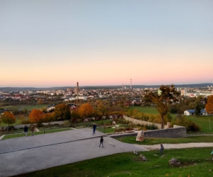 Złota jesień na kieleckiej Karczówce. Aż chce się iść na spacer!