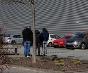 Strzały w łódzkiej fabryce, 400 osób ewakuowanych. Trwa obława