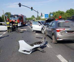 Na Strykowskiej zderzyły się trzy auta. Skutki nieustąpienia pierwszeństwa mogą być tragiczne!