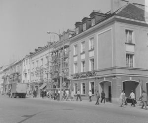 Wykonywanie nowych elewacji budynków przy ul. Lipowej. Rok: 1973