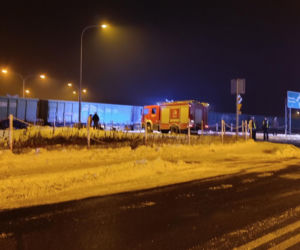 Zignorowała znak stop i wjechała pod pociąg! 40-latka cudem uniknęła śmierci