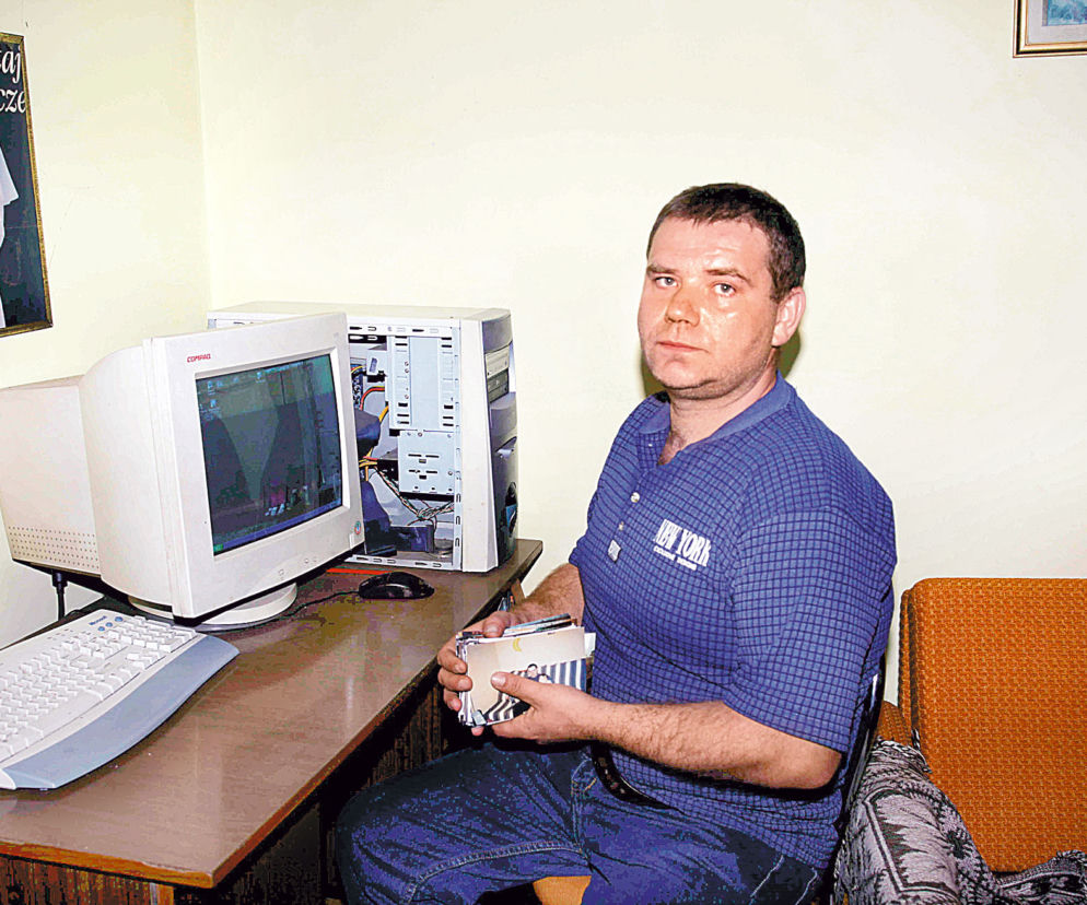 Nie chcą mu oddać dzieci, bo pracuje