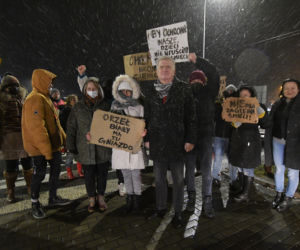 Blokowali rondo bo nie chcą smrodu. „Burmistrz sprzedał nasze zdrowie!”