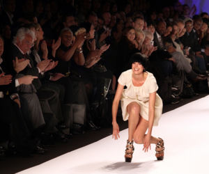 Modelka runęła na wybieg 