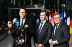 Minister spraw zagranicznych RP Radosław Sikorski przed posiedzeniem ministrów spraw zagranicznych państw NATO