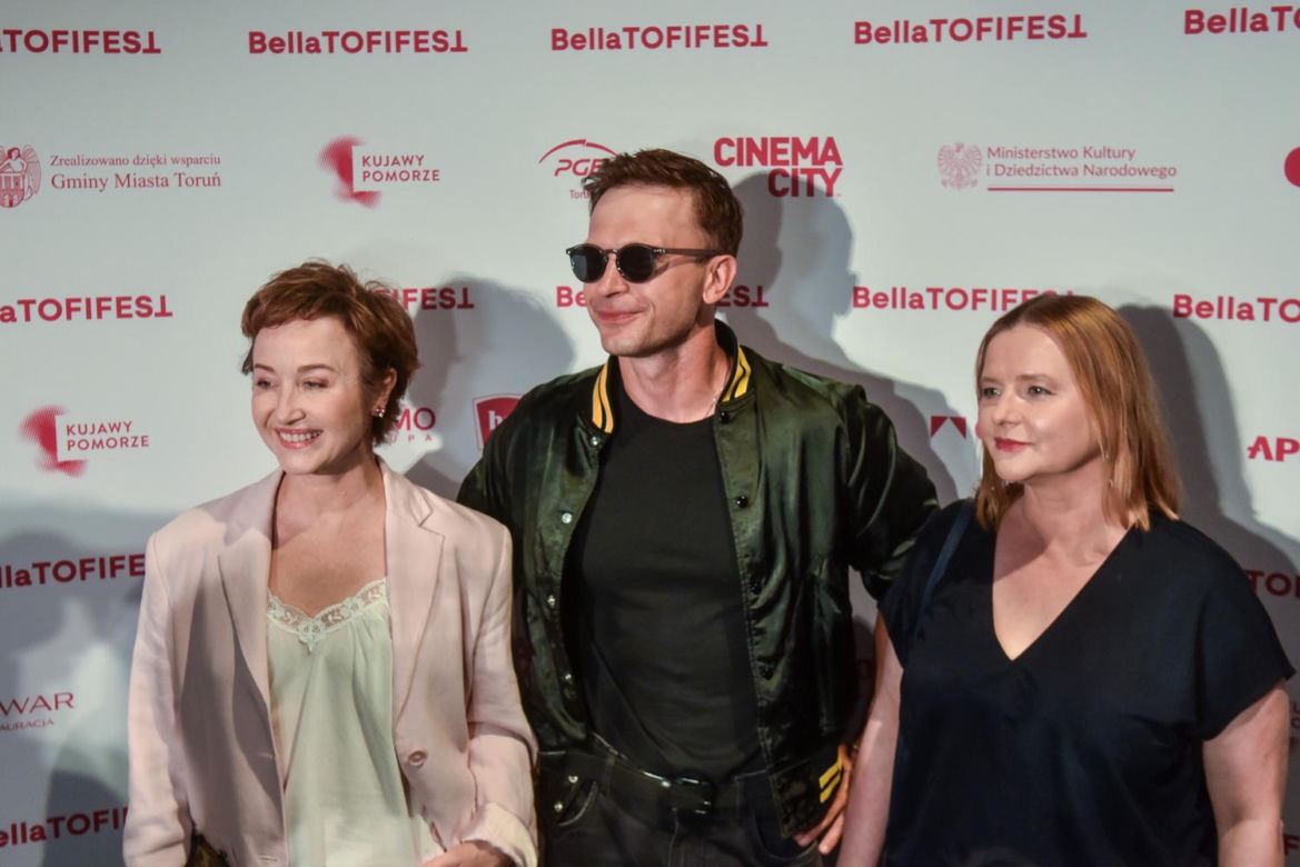 Gala Otwarcia 23. MFF BellaTOFIFEST. Legendy kina przyjechały do Torunia. Zdjęcia z imprezy