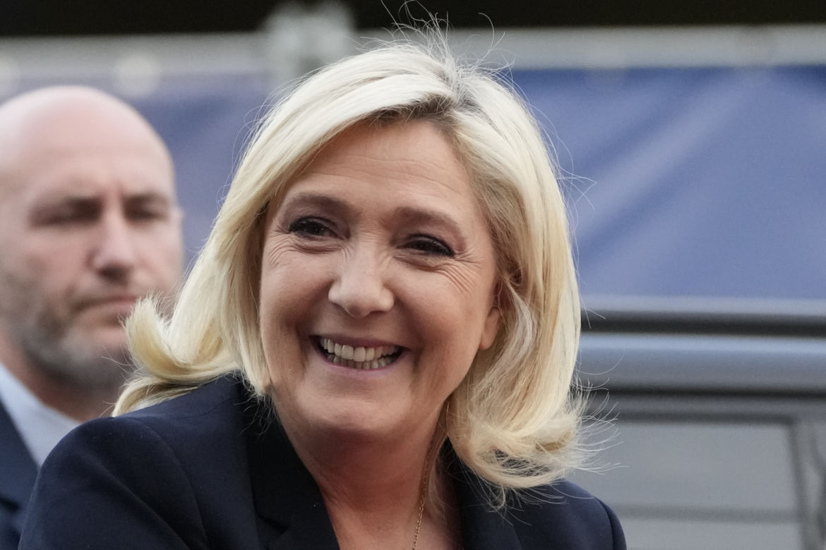 Emmanuel Macron i Marine Le Pen starli się w debacie. Kto wygra wybory?