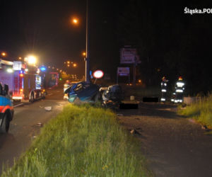 Koszmarny wypadek na DW910 w Będzinie. Dwie osoby nie żyją. Nie mieli szans