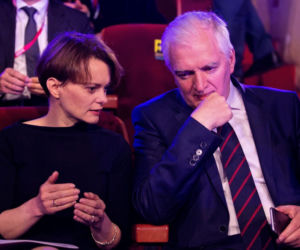 Gowin wygrał wino od Emilewicz