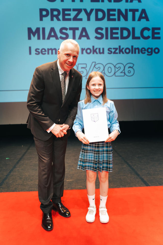 Najzdolniejsi uczniowie odebrali stypendia Prezydenta Miasta Siedlce