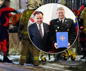 Wokół szalały płomienie, kobieta błagała o pomoc. Strażak uratował matkę i malutkie dziecko z płonącego budynku