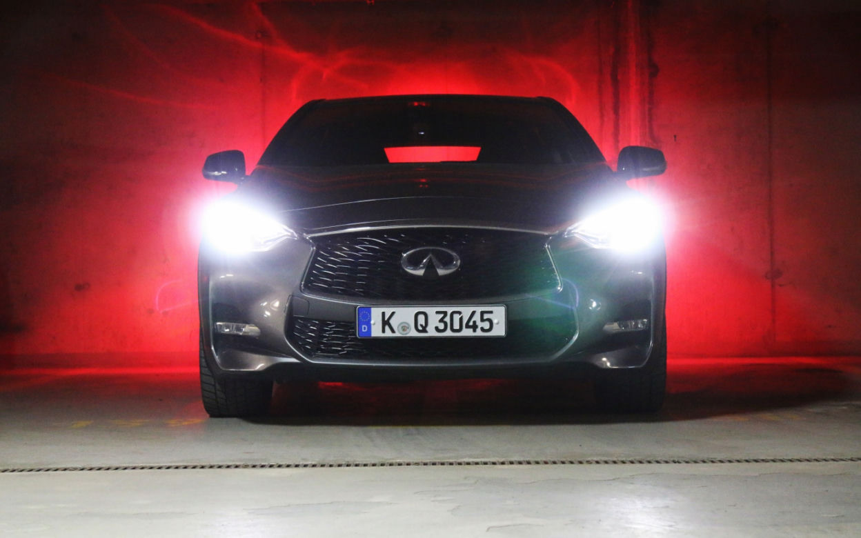 Infiniti Q30 Sport 2.0 Turbo AWD